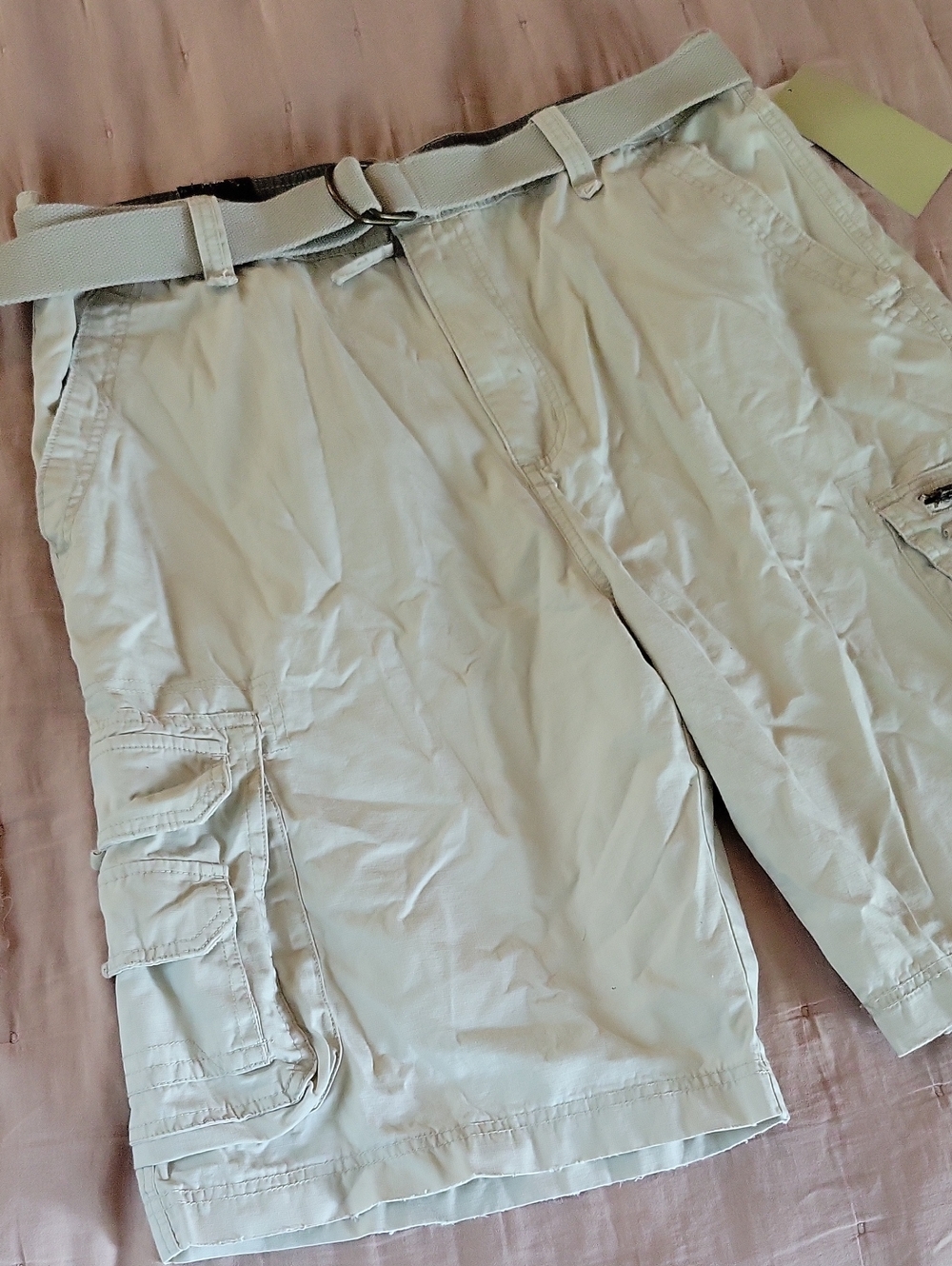 Men's Lightweight 8-pocket Cargo Shorts in Light Beige